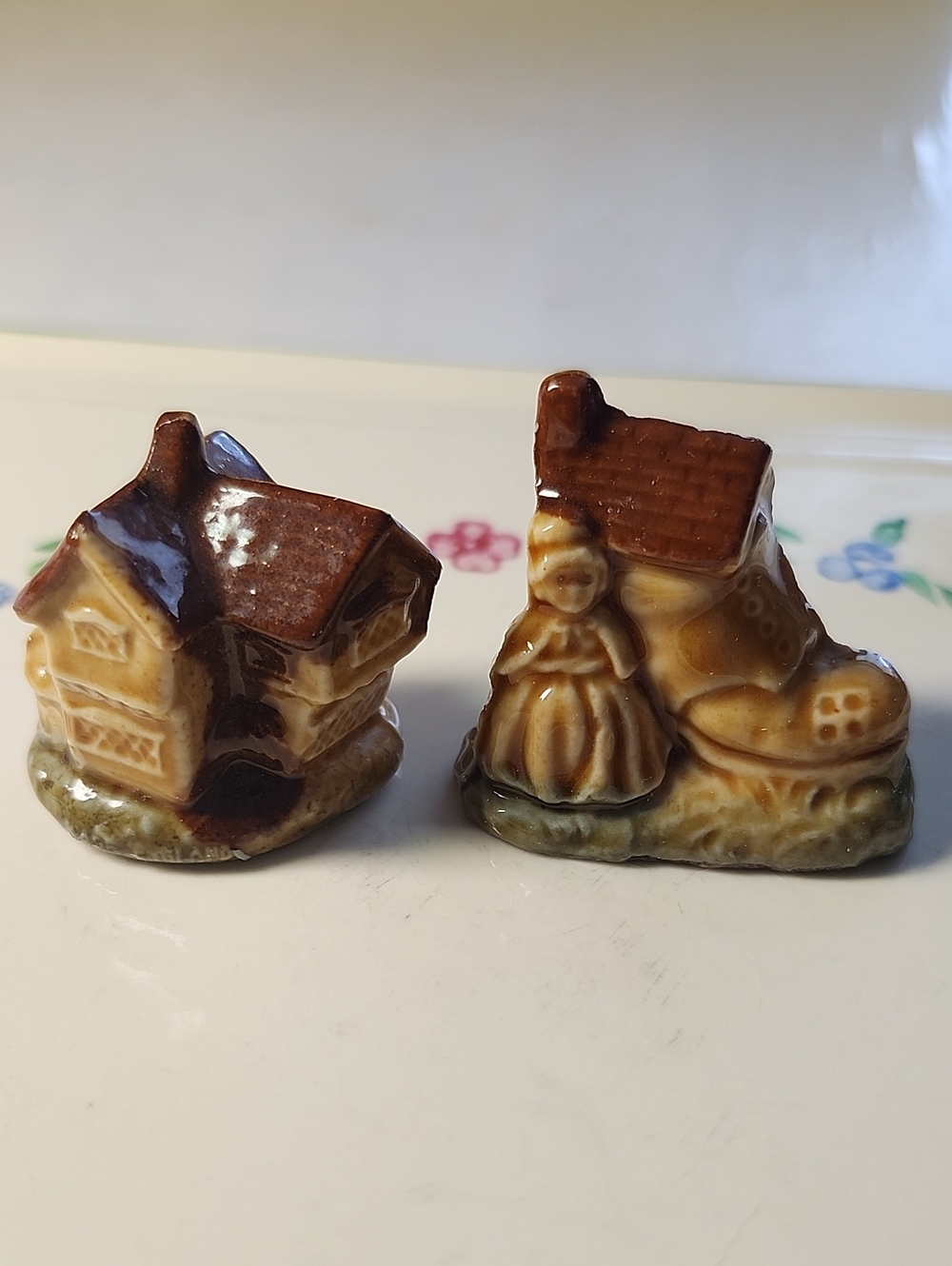 Vintage Wade England Figurine Set Of 2